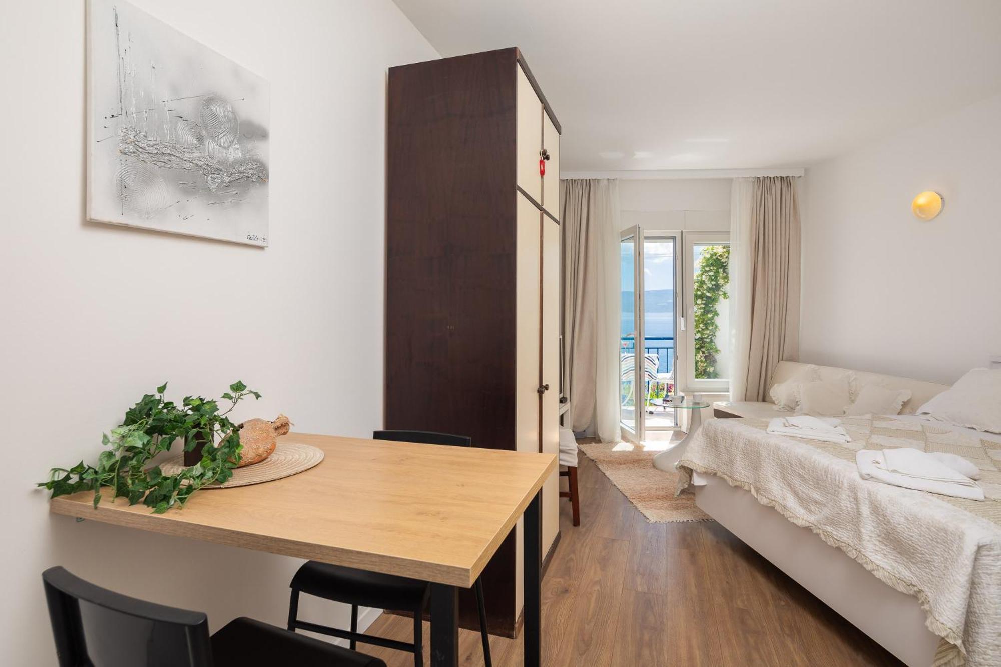Caleta Seaview Suites II - Pool & Jacuzzi Локва-Рогозница Экстерьер фото