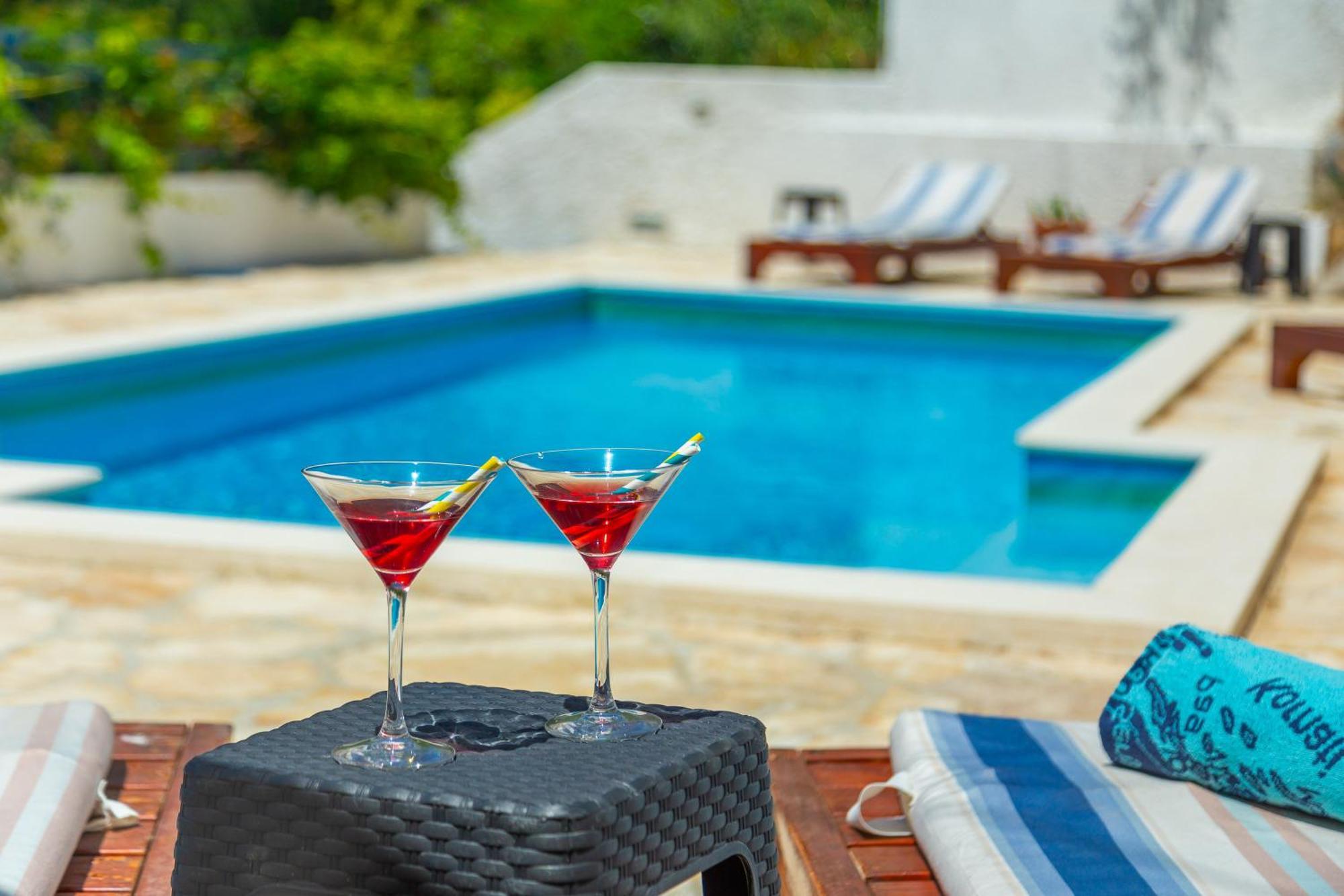 Caleta Seaview Suites II - Pool & Jacuzzi Локва-Рогозница Экстерьер фото