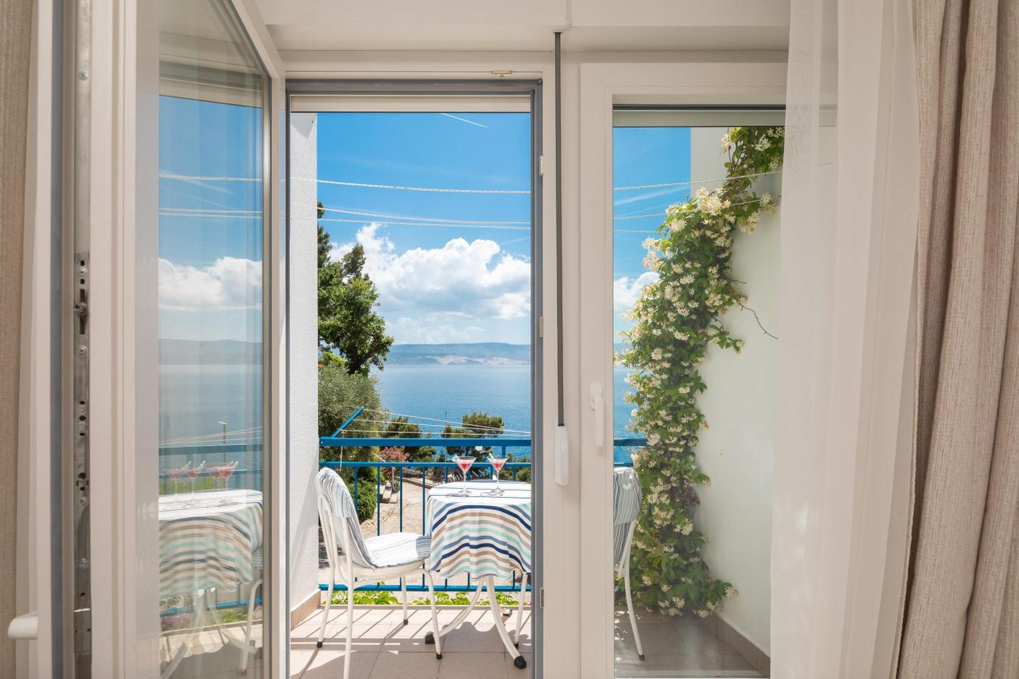 Caleta Seaview Suites II - Pool & Jacuzzi Локва-Рогозница Экстерьер фото